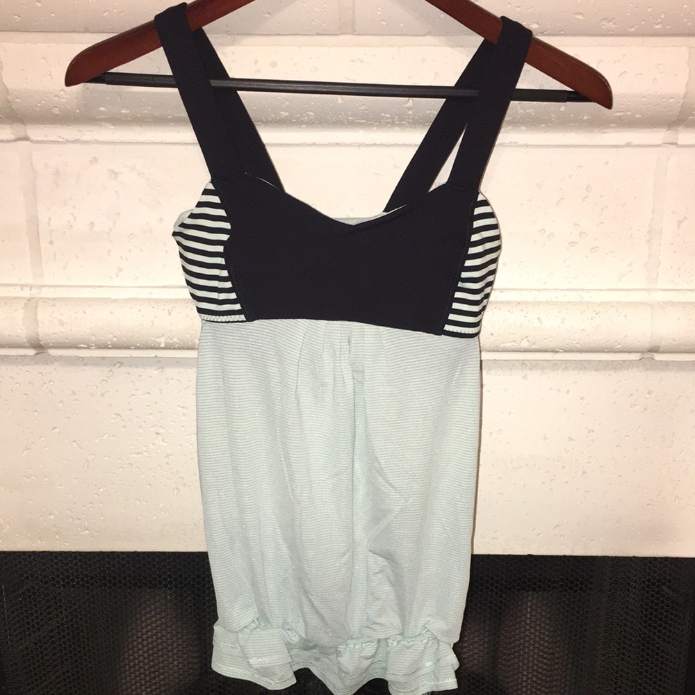 1121 Lululemon elevate tank dot size 4